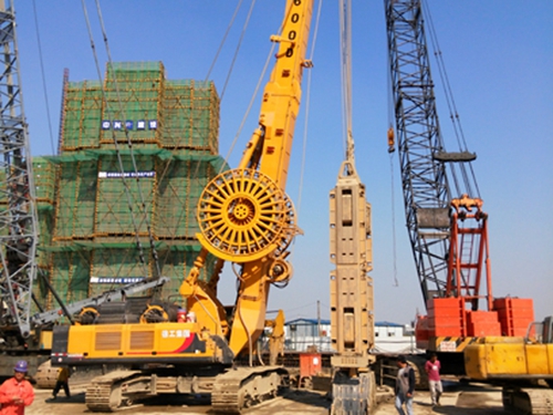 徐(xú)工XG600D連續牆(qiáng)抓鬥上海(hǎi)灘秀大鍋(guo)重器風采(cǎi)