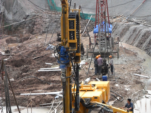 錨(máo)杆鑽施工(gong)1