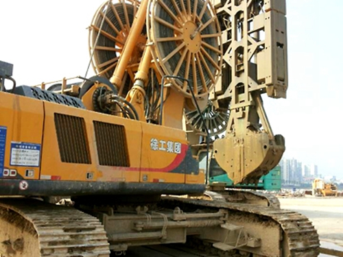 珠澳(ao)大橋珠海(hǎi)鍊接線人(rén)工島工程(chéng)施工